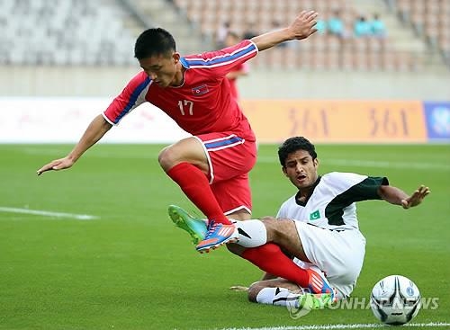 (Asiad) N. Korea clinches knockout berth in men's football with win over Pakistan - 2