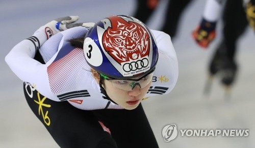 In this file photo taken on Jan. 10, 2018, South Korean short track speed skater Shim Suk-hee trains during an open house day at the Jincheon National Training Center in Jincheon, North Chungcheong Province. (Yonhap)