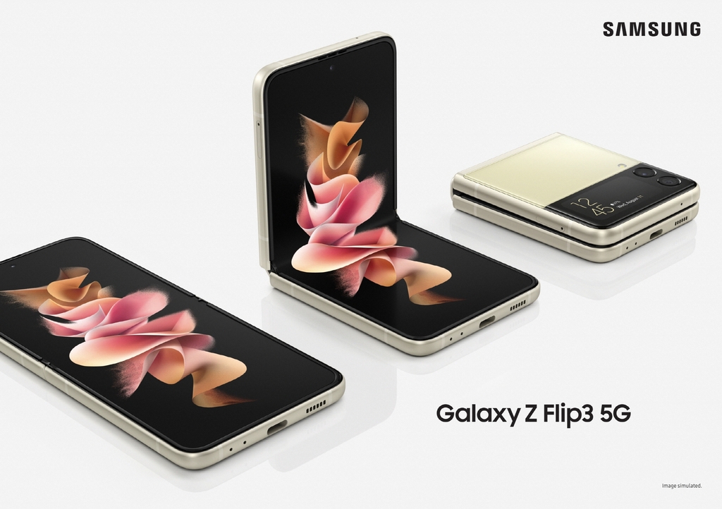 This photo provided by Samsung Electronics Co. on Aug. 11, 2021, shows the Galaxy Z Flip3 foldable smartphone. (PHOTO NOT FOR SALE) (Yonhap)