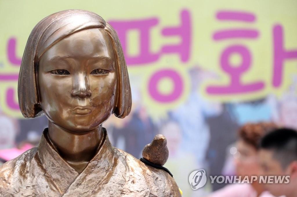 韓国各地で少女像が設置されている。ソウルの日本大使館前にある像（資料写真）＝（聯合ニュース）