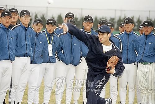 박찬호 "고국의 팬들과 가족 위해 던진다" - 5