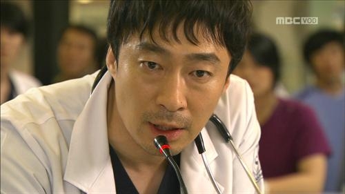 <응급실서 '손바꿔'란?..디테일 살리는 드라마> - 5