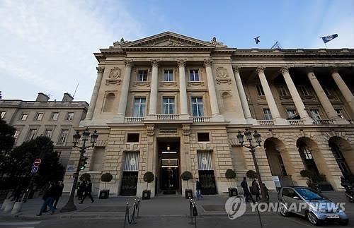 '숙박 공유' 에어비앤비 저가 넘어 파리 최고급 호텔과 경쟁 - 2