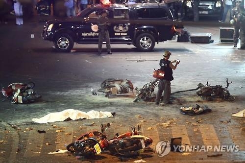 인파 몰린 방콕 관광명소서 폭탄 폭발…16명 사망,수십명 부상(종합2보) - 2