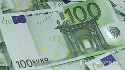스위스 율리우스베어 은행 "일반고객에 예금 보관료 받을수도" - 2