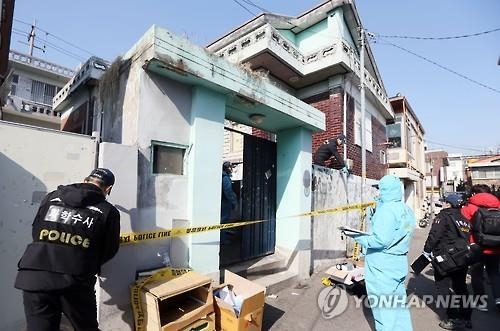 여중생 딸 5시간 때려 숨지자 '미라' 상태 11개월 방치(종합3보) - 3