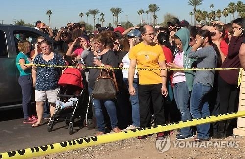 美애리조나서 15세 여고생 2명 총격사망…용의자 자살 가능성(종합) - 2