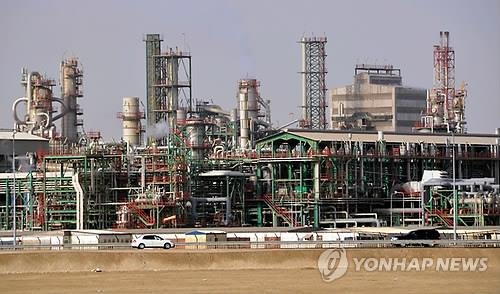 국제유가, 감산 기대에 급등…WTI 12.3%↑ - 2