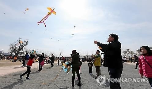 <주말 N 여행> 수도권: "복 빌고 한해 안녕 기원해요"…곳곳서 정월대보름 행사 - 3