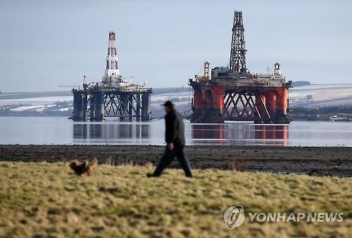 국제유가, 산유량 조절 논의 약해지며 하락…WTI 3.67%↓ - 2