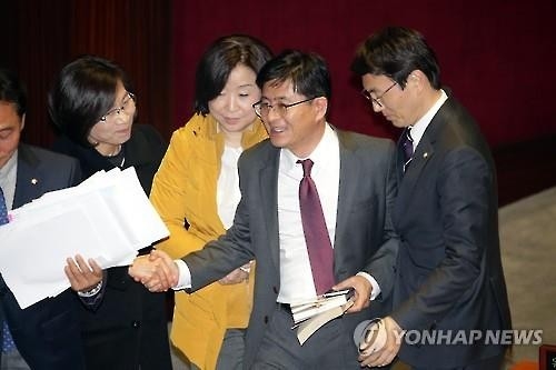 '필리버스터' 4명 발언 27시간…은수미 618분 최장기록(종합2보) - 4