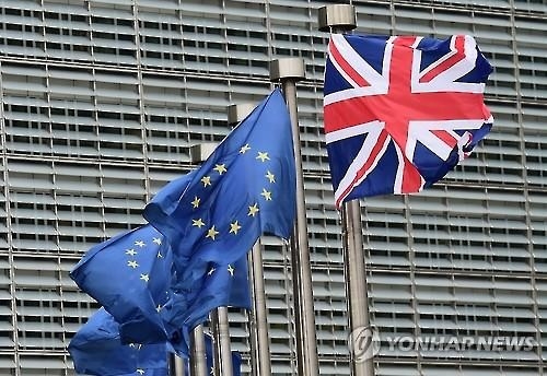 英보수당 前 대표도 캐머런에게 등 돌려…"이젠 EU 떠날 때" - 2