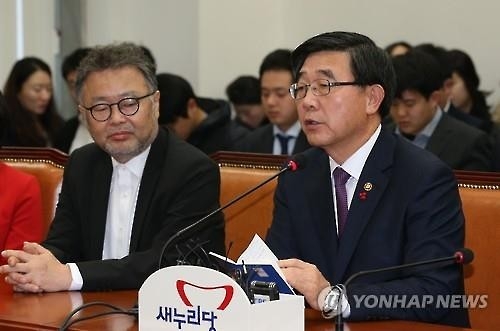 이기권 "노동법안 놔둔채 일자리 총선공약은 모순·위선" - 2