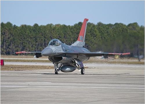 美, F-16 30대 '공중표적기'로 용도변경…우리 군은 '실전운용' - 2