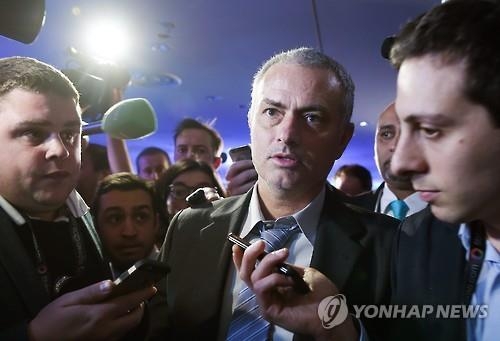 모리뉴 감독 "나를 원하는 팀으로 가겠다" - 2