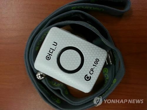 '치매 노인 실종 느는데'…100명 중 1명만 배회감지기 보급 - 2