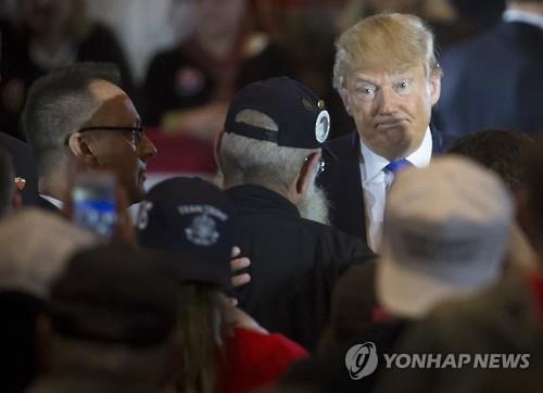 힐러리 진영 "트럼프, 뭘 감추고 있는 것인가"…납세문제 대공세 - 3