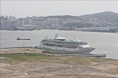 9개월 만에 개점휴업 면한 부산항국제터미널 크루즈전용 선석 - 2