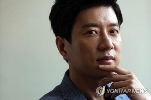 '특별수사' 김명민 "배우가 죽겠는데 감독은 컷 안 해" - 3