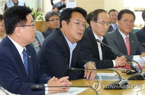20대 국회 첫 당정협의, 미세먼지 종합대책 논의 - 2