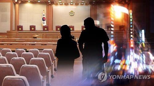 집에서 성매매 알선한 60대 주부에게 8개월 징역형 - 2