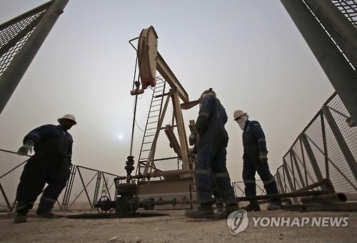 OPEC 생산량 한도 합의 놓고 사우디-이란 맞붙는다 - 4