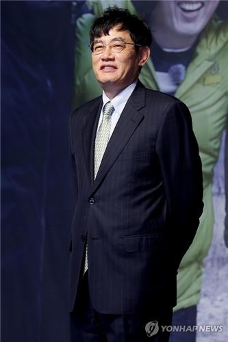 이경규, 무대로 돌아온다…이윤석·윤형빈과 '코미디위크' 참가 - 2