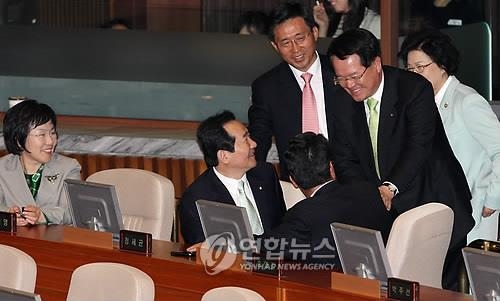 정세균·정의화, '의장직 인수인계 회동'…"국회개혁" - 2