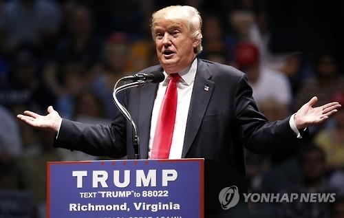트럼프 "난 가장 덜 인종차별적인 사람"…역풍에 수습나서 - 2