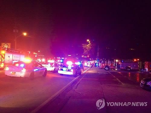 < SNS돋보기> 올랜도 총기난사 최소 50명 사망…"이런 끔찍한 짓을" - 2