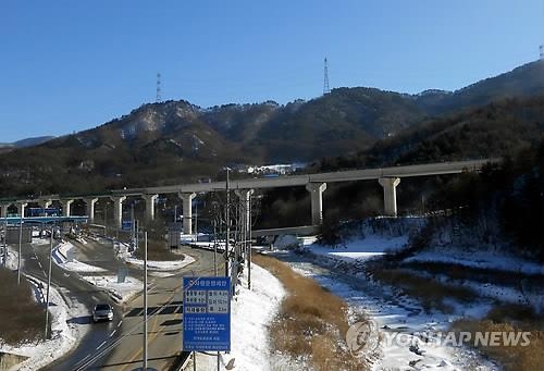 강원 철도 '안전하고 조용하게'…노후교량 개량공사 - 2