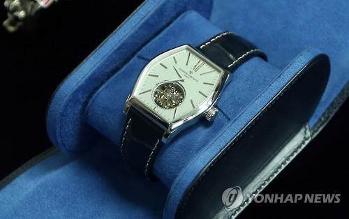 거액 횡령 대우조선 전 차장 송치…"윗선 개입 계속 수사" - 2