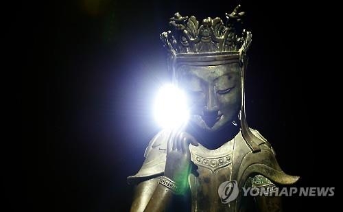 "국보 제78호 금동반가사유상은 백제 불상" - 2