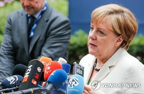 <브렉시트> 메르켈 "과실따먹기 불용" vs.캐머런 "EU 이민정책실패 책임"(종합2보) - 2