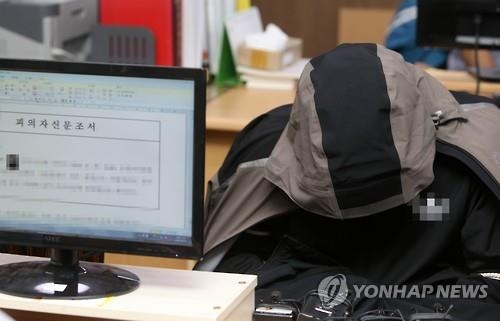 벽에 내던져져 숨진 3살배기…엄마도 방임 혐의 입건 - 2