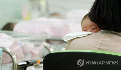 '버려진 모성'…"원치않아·형편안돼" 영아유기 잇따라 - 3