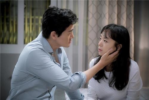 미드는 법정드라마, 한드는?…한미 '굿와이프' 비교 - 4