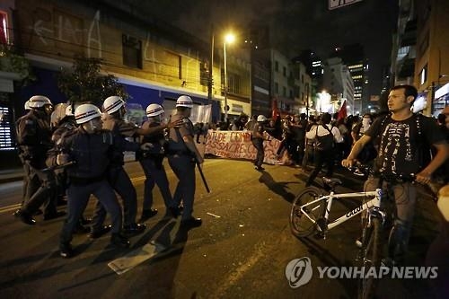<올림픽> 호주선수단, 시위대 때문에 개회식 놓칠 뻔 - 2