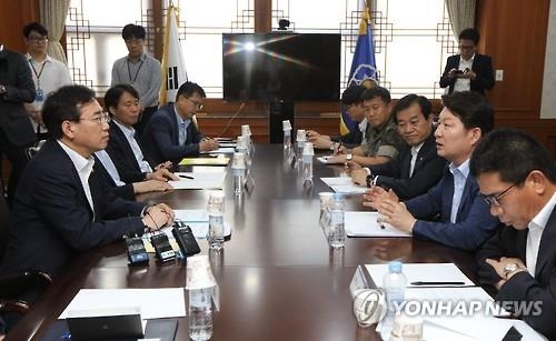 대구공항 통합이전 속도…후보지 영천·군위·의성 3파전 - 3