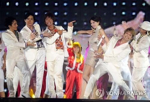 日 최고 인기그룹 스마프 결국 연말 해체…"개별 활동은 계속" - 2