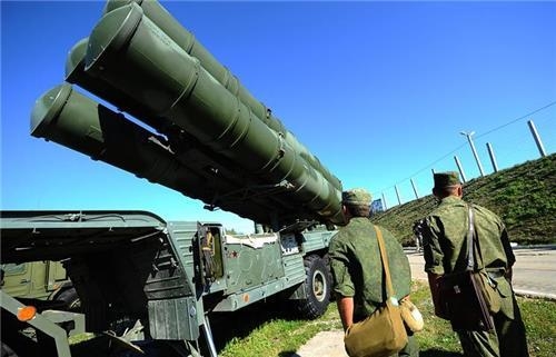 "러, 이란에 방공미사일 S-400 구매 제안…이란 거부" - 2