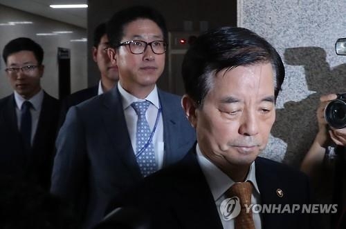 한민구 "사드 제3후보지 물색중…성주골프장 얘기도 나와" - 2