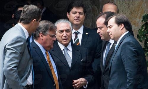 브라질 언론 "호세프 대통령 탄핵 가능성 더 커져" - 3