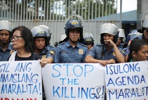 필리핀 마약용의자 '묻지마 사살' 결국…5세 여아 유탄에 숨져(종합) - 3