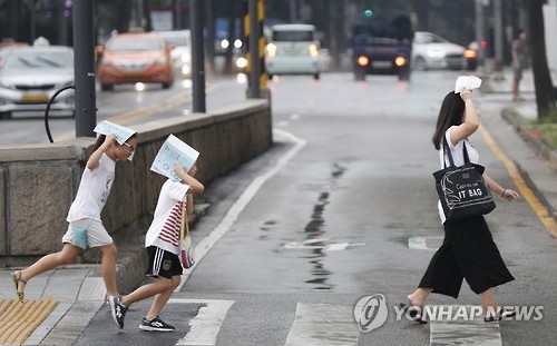 '우중충' 전북 흐리고 한때 비…최고 40㎜ - 1