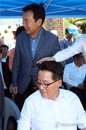 박지원 "손학규 정계복귀 환영…좋은 결정해줄 것 기대" - 2