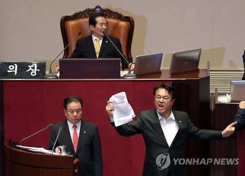 새누리, 정의장 '직권남용' 형사고발 방침 - 2