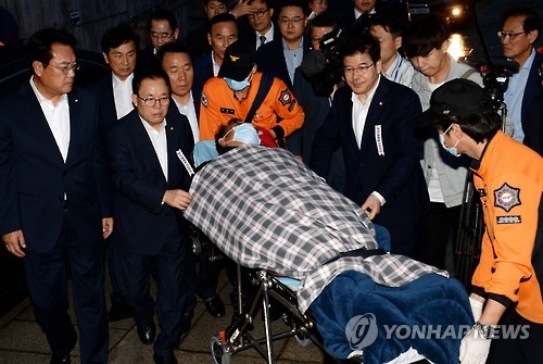 정의장, 호주출국 앞두고 이정현 문병 "쾌유하시라"(종합) - 1