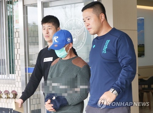 입양 딸 살해 뒤 시신 불태운 혐의로 체포된 양부