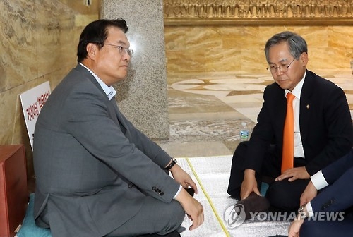정진석·우윤근, 비공개회동…개헌특위·정의장 고발취하 타진? - 1